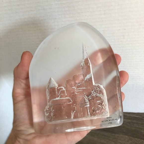 Scancrystal Castle Crystal Paperweight - Picture 5 of 15
